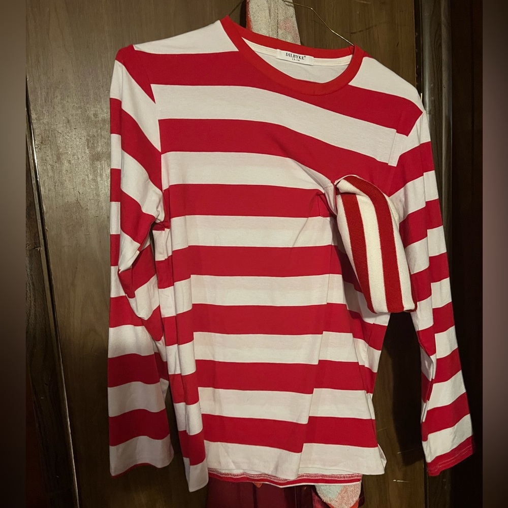 Stripped shirt and hat